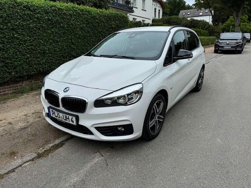 Gebraucht 2015 BMW 218 Gran Tourer Van / Kleinbus | 12.900 € (Guter Preis) - Bild 1/3