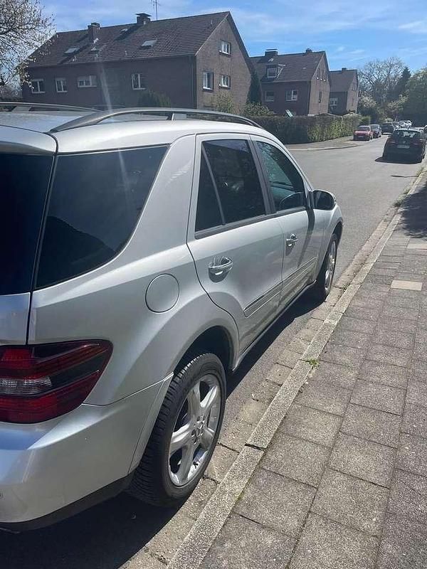 Gebraucht Mercedes ML280 190 PS (139 kW) 2006 Silber SUV