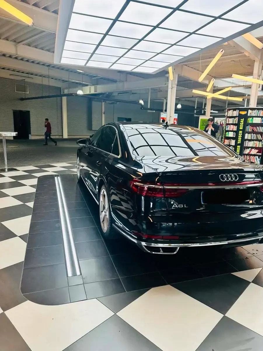 Gebraucht Audi A8L 286 PS (210 kW) 2019 Blau Limousine