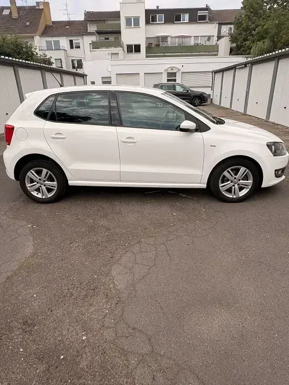 Gebraucht VW Polo Life 60 PS (44 kW) 2014 Weiß Limousine