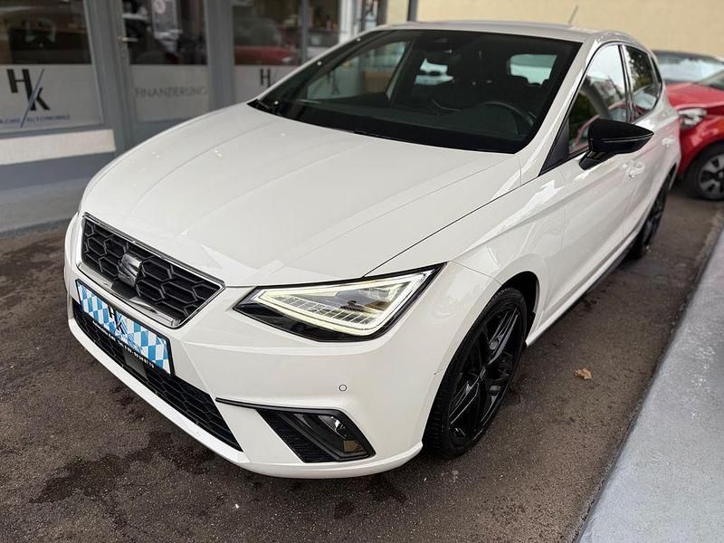 Weiß Gebraucht 2022 Seat Ibiza Black Edition Limousine | 16.499 € (Guter Preis) - Bild 1/4