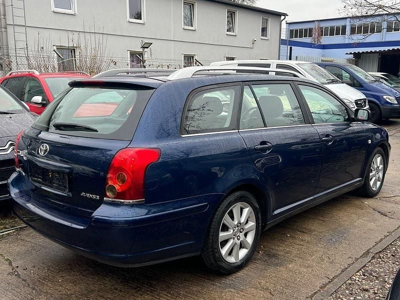 Gebraucht Toyota Avensis Executive 129 PS (94 kW) 2006 Blau Kombi