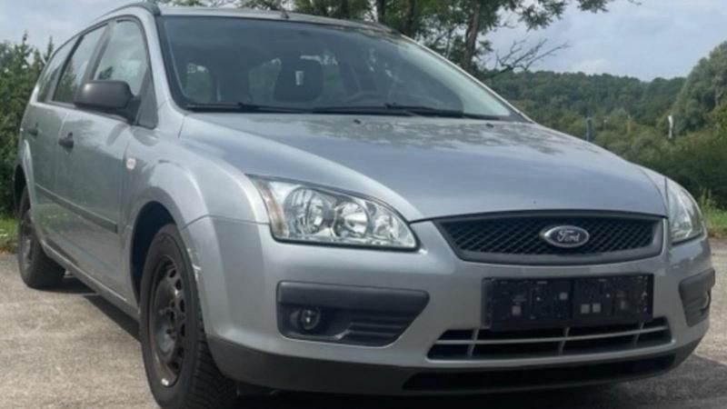 Silber Gebraucht 2005 Ford Focus Kombi | 1.250 € (Superpreis) - Bild 1/3