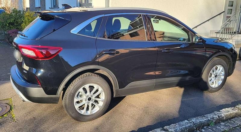 Gebraucht Ford Kuga Titanium 152 PS (111 kW) 2025 Schwarz SUV