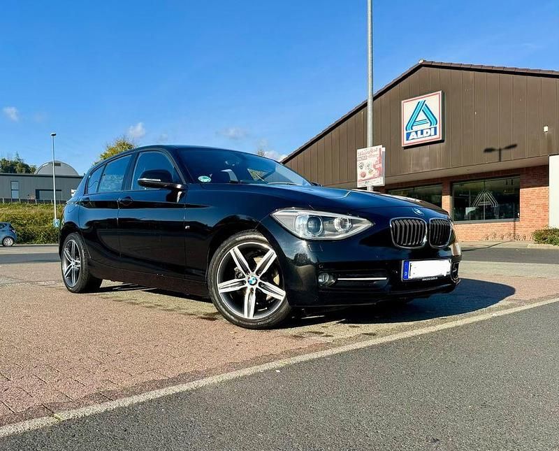 Schwarz Gebraucht 2012 BMW 116 Sport Line Kleinwagen | 5.990 € (Guter Preis) - Bild 1/4