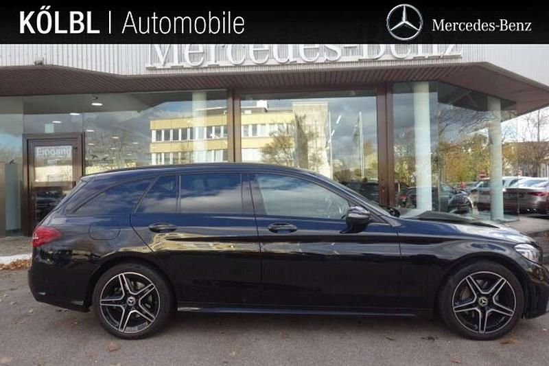 Lack obsidianschwarz Gebraucht 2018 Mercedes C200 AMG Kombi | 26.980 € (Etwas zu teuer) - Bild 1/4