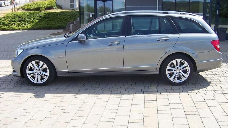 Silber Gebraucht 2011 Mercedes C300 Kombi | 10.700 € (Fairer Preis) - Bild 1/4