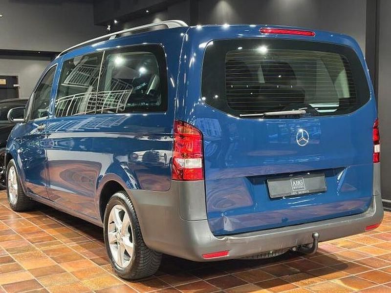 Gebraucht Mercedes Vito 190 PS (139 kW) 2017 Navyblau mb 5610 Van