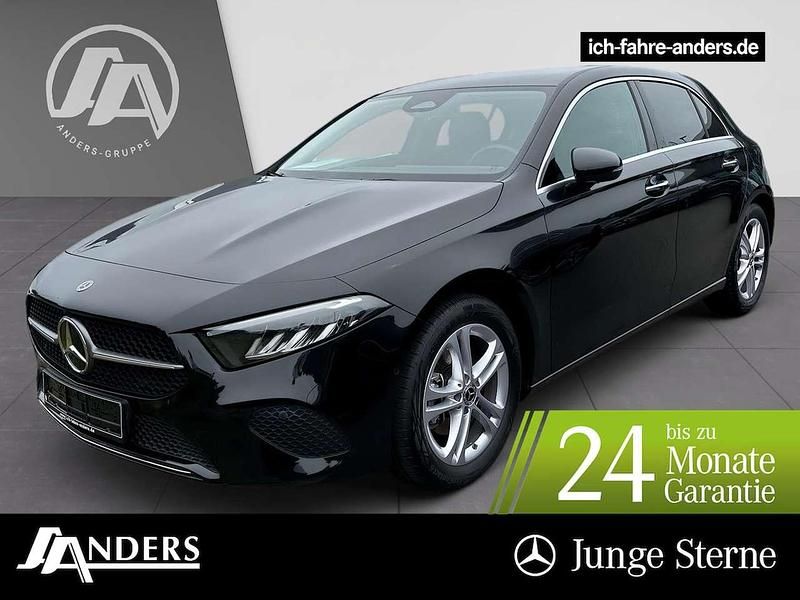 Kosmosschwarz Gebraucht 2024 Mercedes A180 Progressive Kleinwagen | 27.984 € (Guter Preis) - Bild 1/3