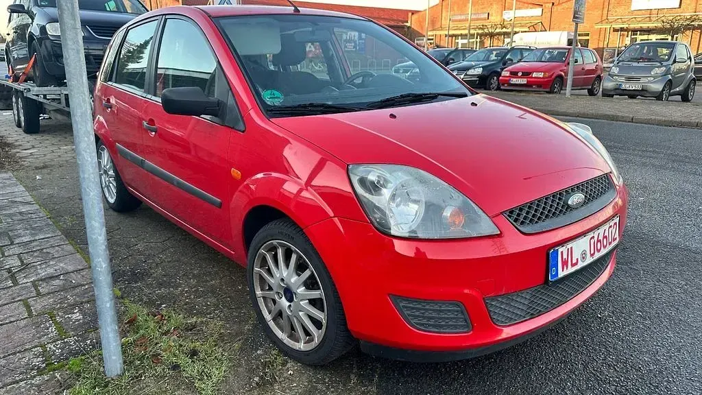 Gebraucht Ford Fiesta Trend 69 PS (50 kW) 2006 Rot Kleinwagen
