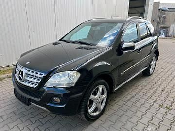 Schwarz Gebraucht 2009 Mercedes ML320 SUV | 11.500 € - Bild 1/4
