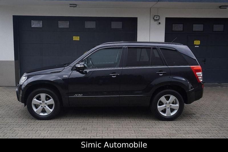 Gebraucht Suzuki Grand Vitara 129 PS (94 kW) 2012 Schwarz SUV