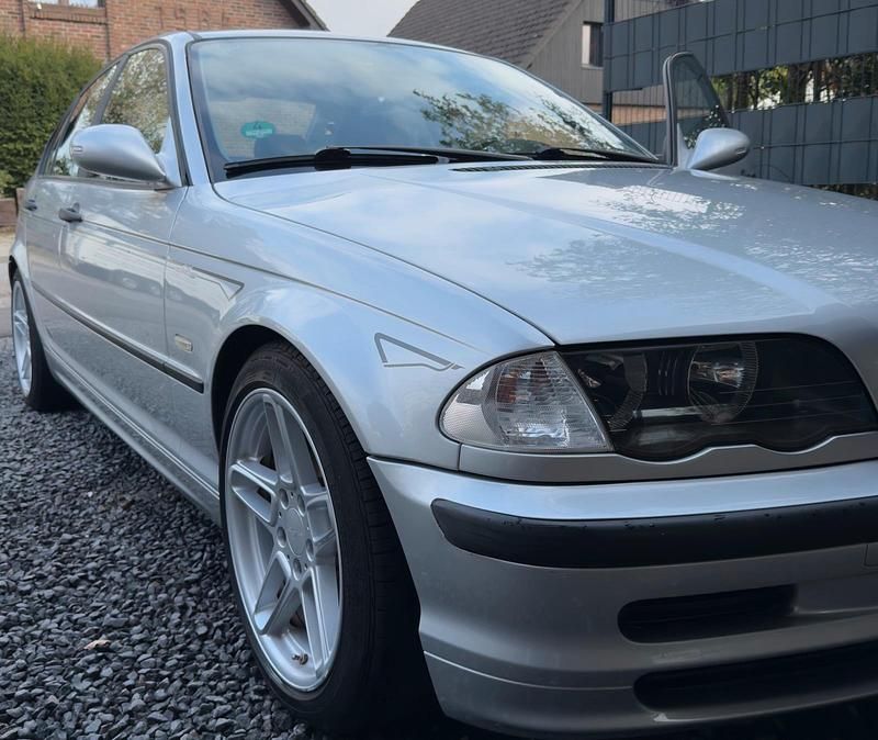Silber Gebraucht 2001 BMW 316 Limousine | 2.100 € (Guter Preis) - Bild 1/4