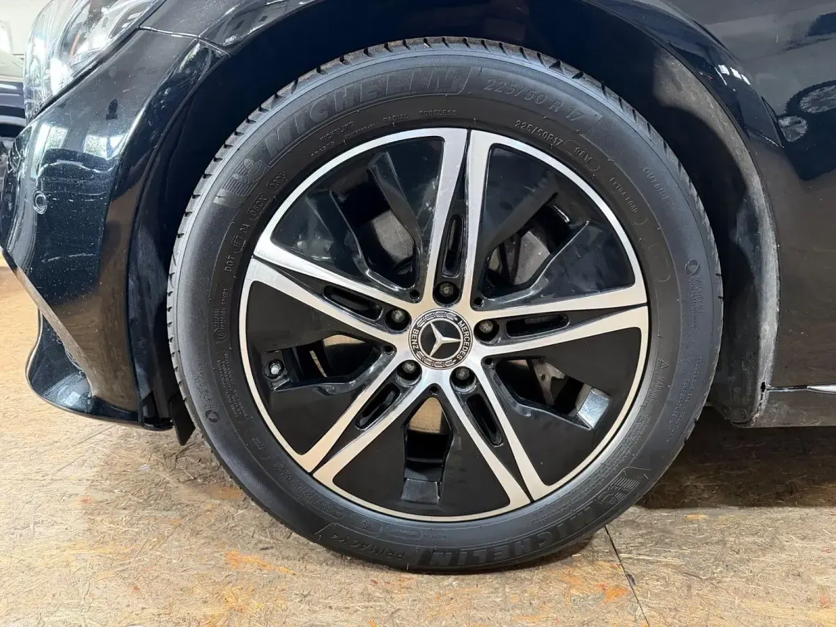 Gebraucht Mercedes C300 245 PS (180 kW) 2019 Schwarz Kombi
