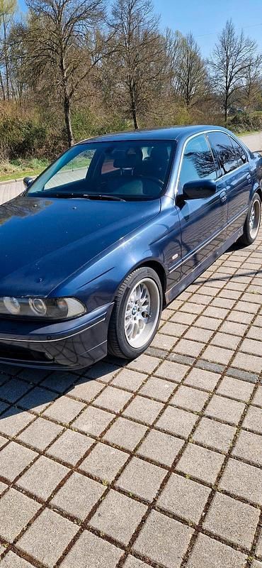 Blau Gebraucht 2002 BMW 525 Limousine | 1.500 € (Superpreis) - Bild 1/4