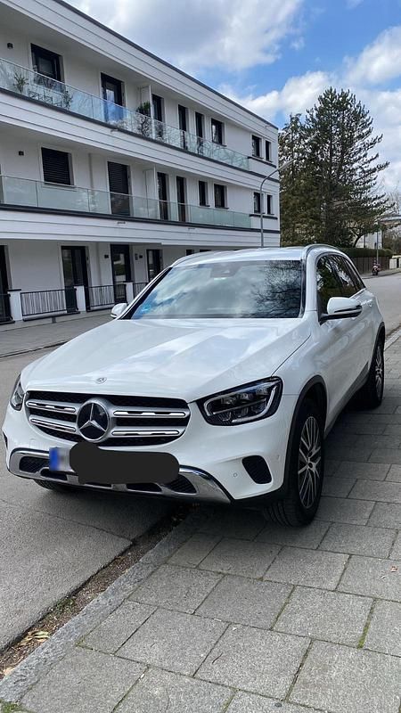 Gebraucht Mercedes GLC200 AMG 2022 Weiß SUV