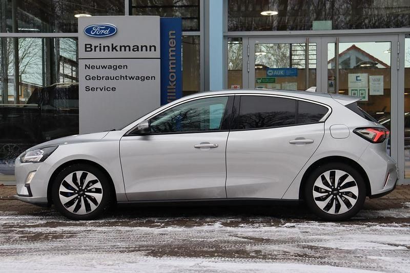 Gebraucht Ford Focus Cool & Connect 120 PS (88 kW) 2019 Moondust silver (metallic) Limousine