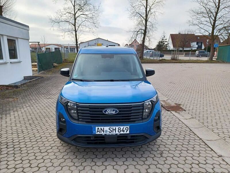 Gebraucht Ford Courier Titanium 125 PS (91 kW) 2024 Blau Van / Kleinbus