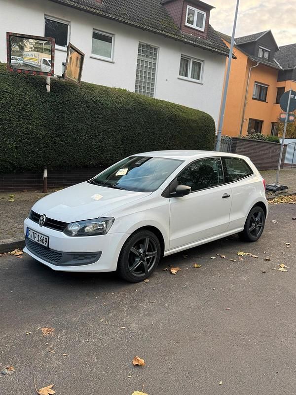 Weiß Gebraucht 2010 VW Polo Kleinwagen | 3.450 € (Guter Preis) - Bild 1/4