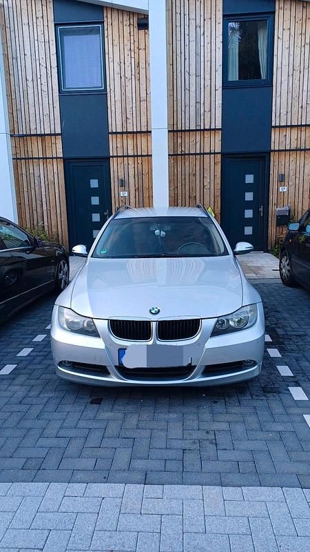 Gebraucht BMW 318 140 PS (102 kW) 2008 Silber Kombi