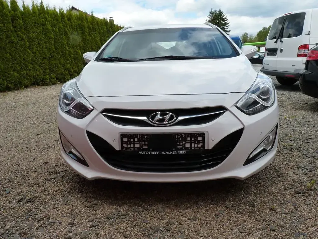 Gebraucht Hyundai i40 Edition 136 PS (100 kW) 2014 Weiß Kombi