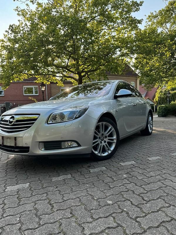 Gebraucht Opel Insignia 140 PS (102 kW) 2009 Silber Limousine