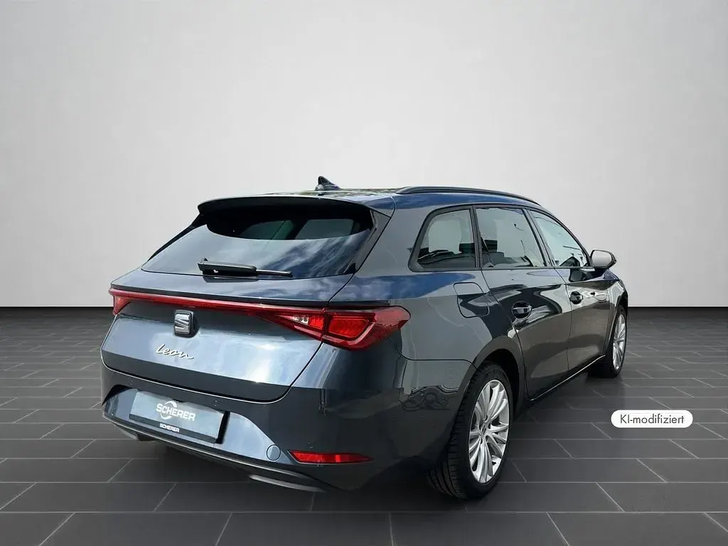 Gebraucht Seat Leon Style 150 PS (110 kW) 2024 Magnetic grau metallic (metallic) Limousine