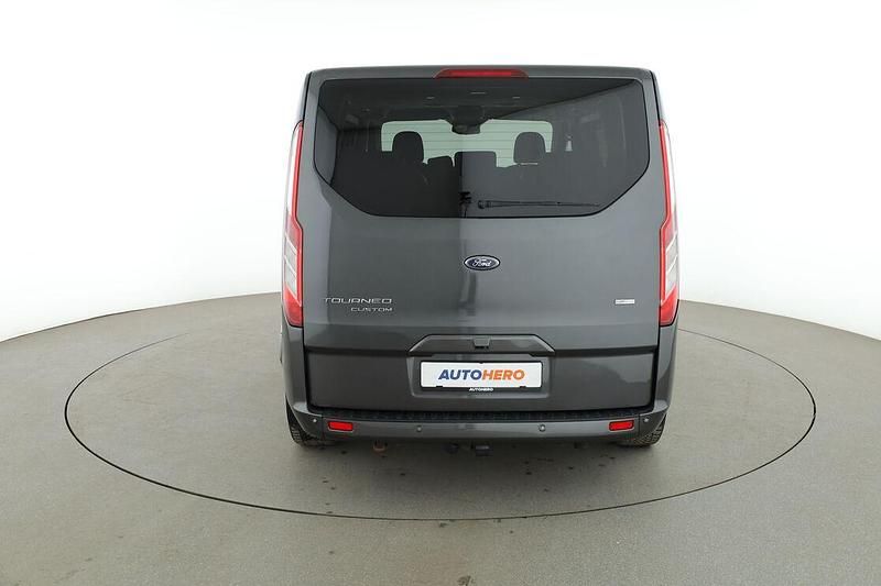 Gebraucht Ford Tourneo Titanium 131 PS (96 kW) 2018 Grau Van / Kleinbus
