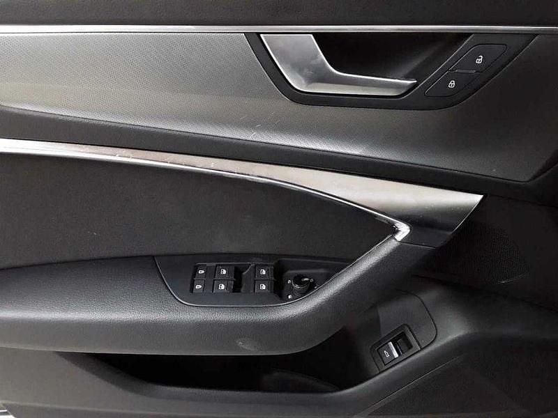 Gebraucht Audi A6 Sport 204 PS (150 kW) 2022 Mythosschwarz metallic Kombi