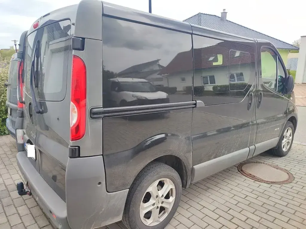 Gebraucht Renault Trafic 116 PS (85 kW) 2013 Schwarz Van / Kleinbus