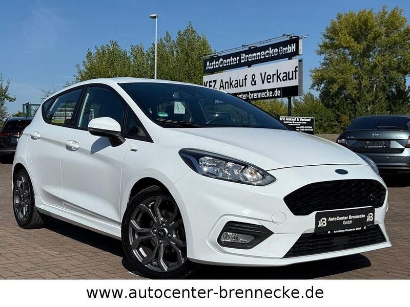 Weiß Gebraucht 2018 Ford Fiesta ST-Line Kleinwagen | 11.950 € (Fairer Preis) - Bild 1/4