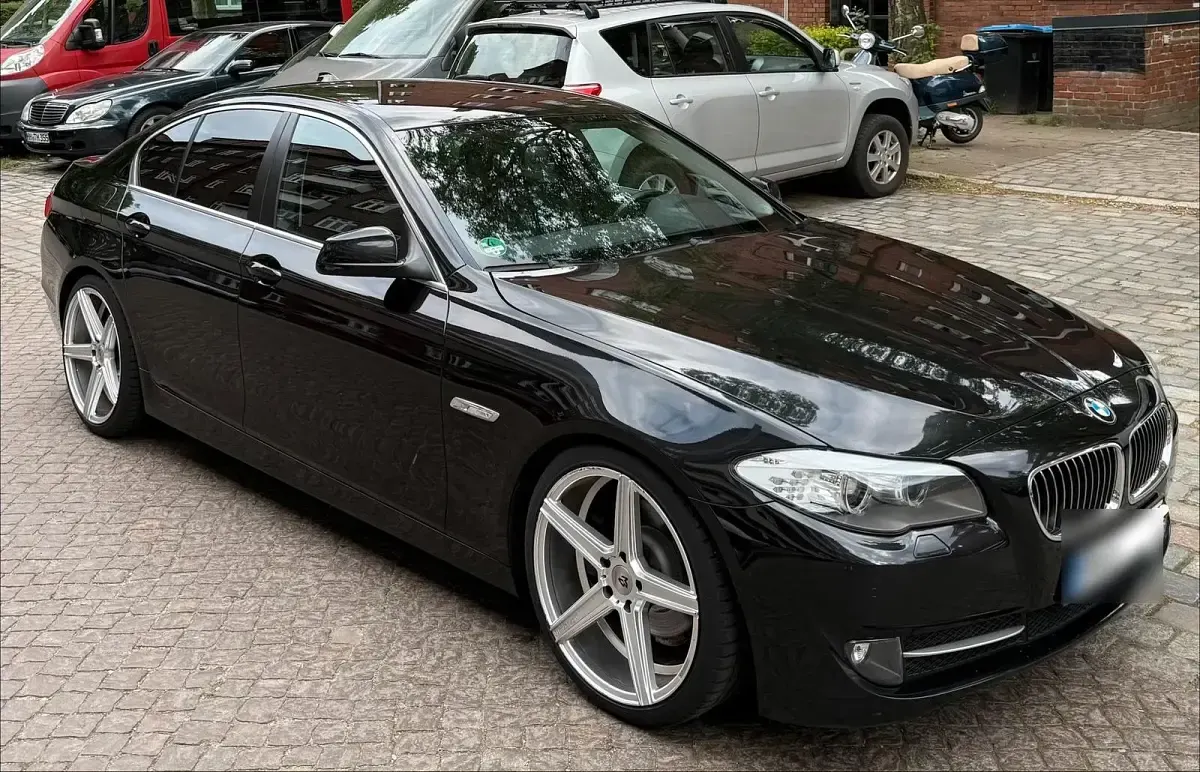 Gebraucht BMW 523 204 PS (150 kW) 2010 Schwarz Limousine