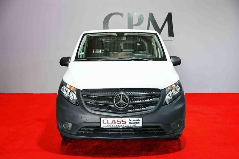 Weiß Gebraucht 2016 Mercedes Vito Van / Kleinbus | 12.950 € (Guter Preis) - Bild 1/4