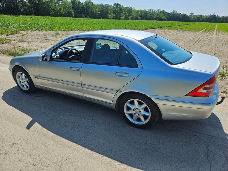 Silber Gebraucht 2001 Mercedes C320 Limousine | 3.900 € (Fairer Preis) - Bild 1/4