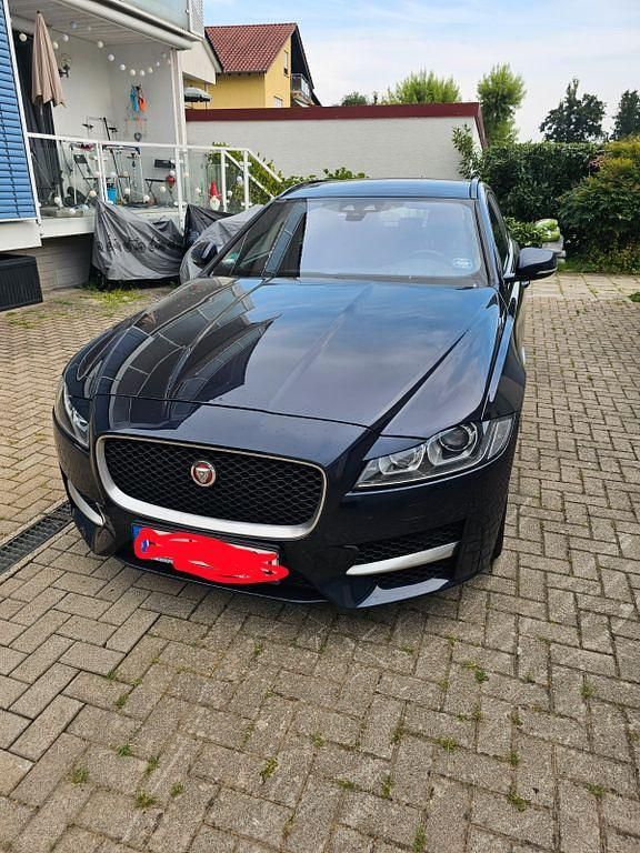 Blau Gebraucht 2017 Jaguar XF Sportbrake R-Sport Kombi | 23.500 € (Fairer Preis) - Bild 1/4