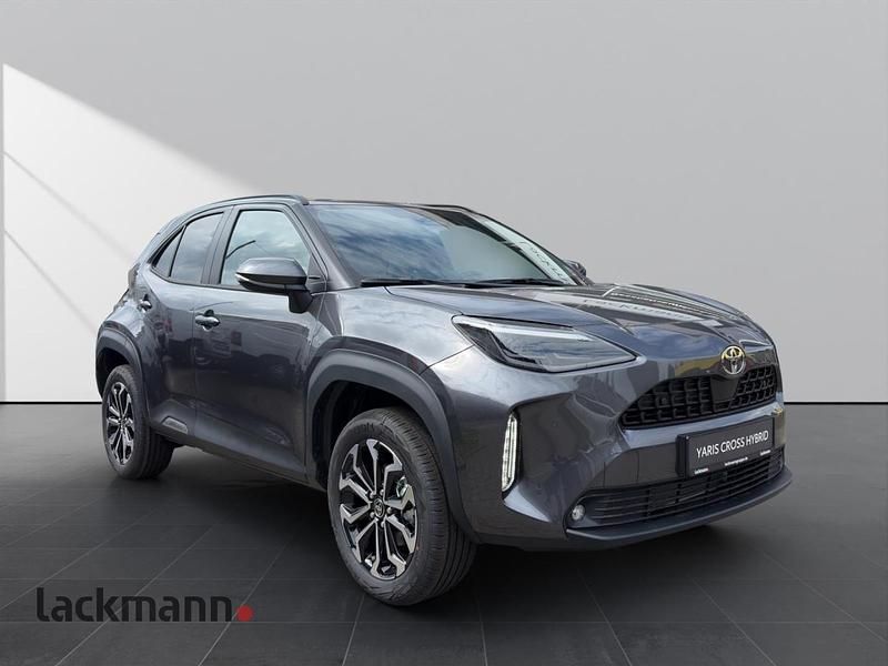 Neu Toyota Yaris Hybrid 131 PS (96 kW) 2026 Grey metallic Kleinwagen