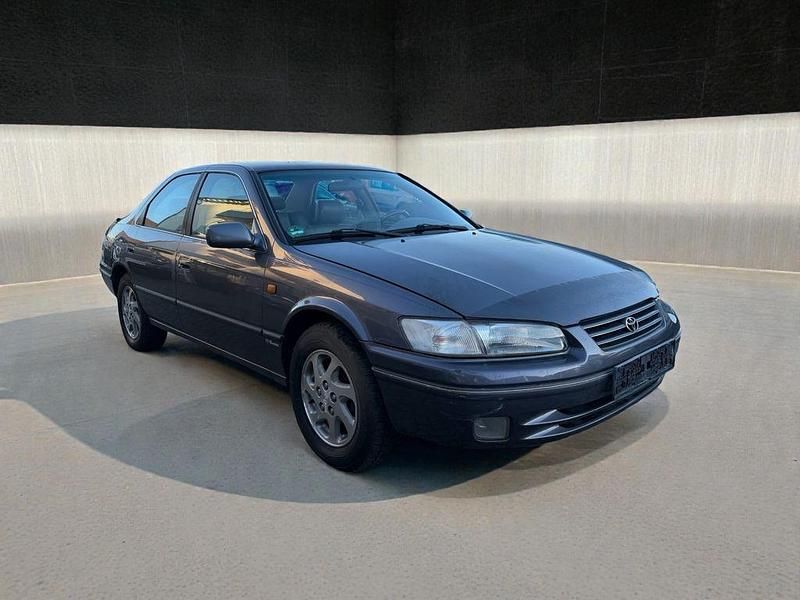 Gebraucht Toyota Camry 190 PS (139 kW) 1999 Grau Limousine