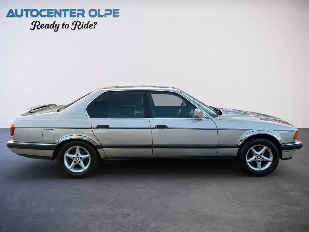 Gebraucht BMW 735 211 PS (155 kW) 1987 Gelb Limousine