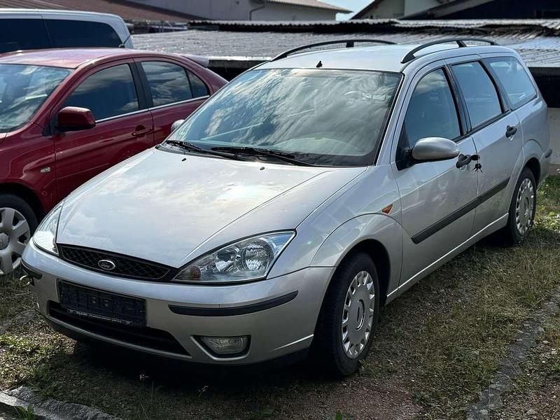 Grau Gebraucht 2004 Ford Focus Futura Kombi | 500 € (Superpreis) - Bild 1/4