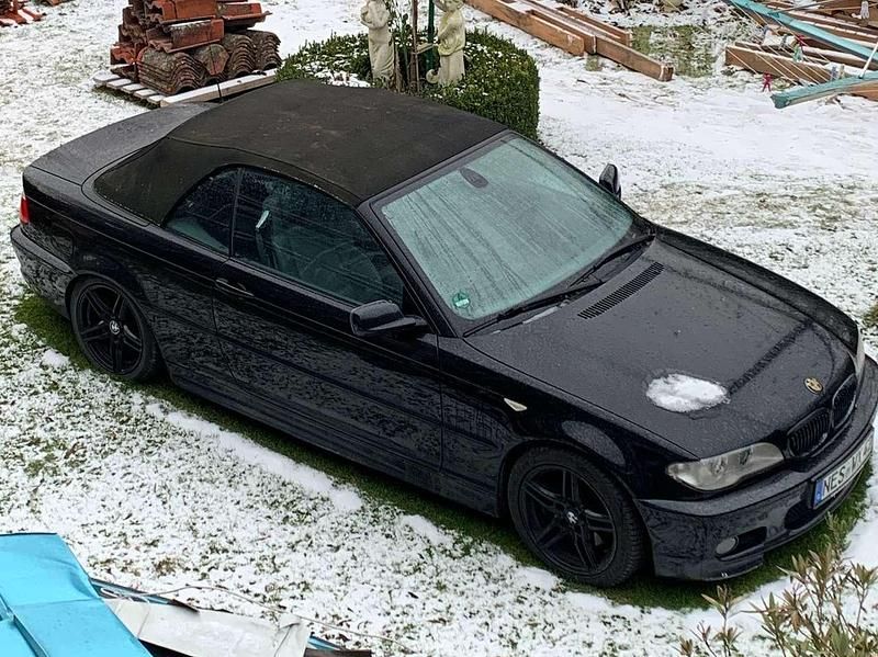 Schwarz Gebraucht 2006 BMW 330 Cabriolet Sport Line Cabrio | 9.900 € (Guter Preis) - Bild 1/1