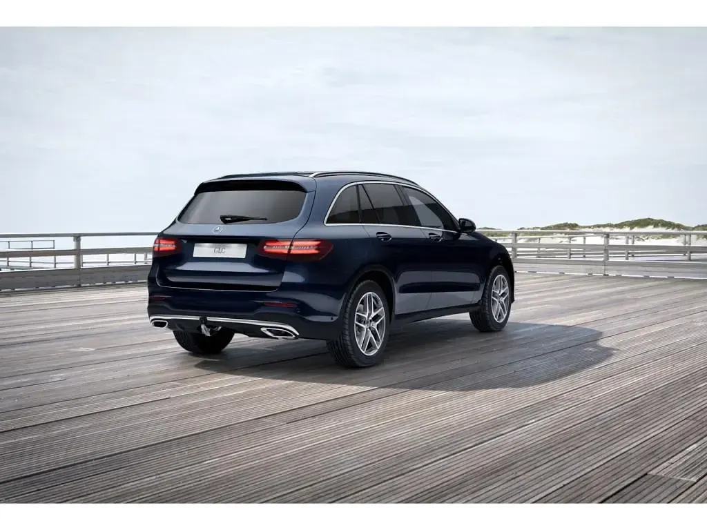 Gebraucht Mercedes GLC250 AMG 211 PS (155 kW) 2017 Manufaktur exklusiv cavansitblau metallic SUV