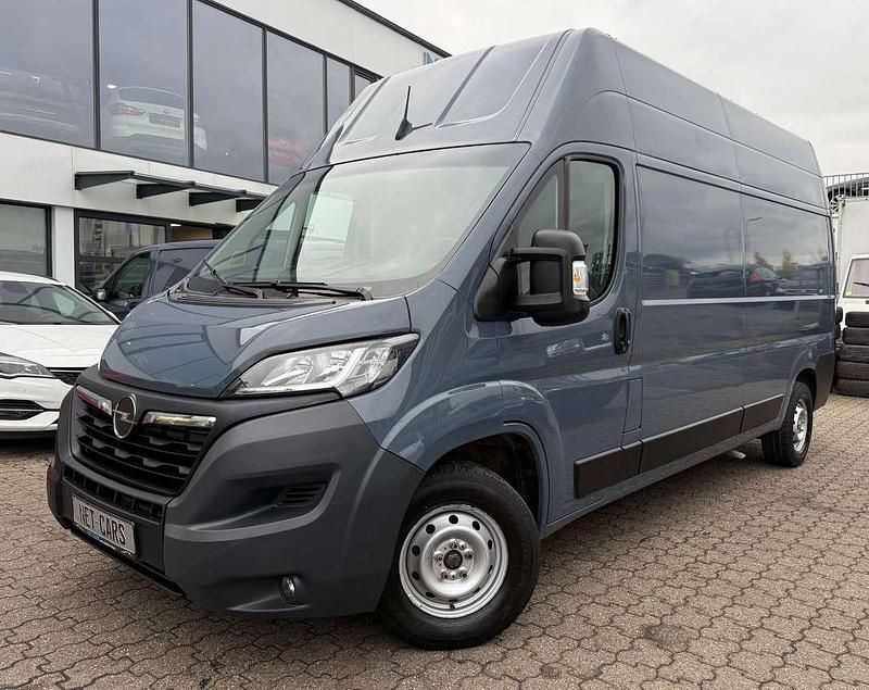 Grau Gebraucht 2023 Opel Movano Selection Van | 20.850 € (Superpreis) - Bild 1/3