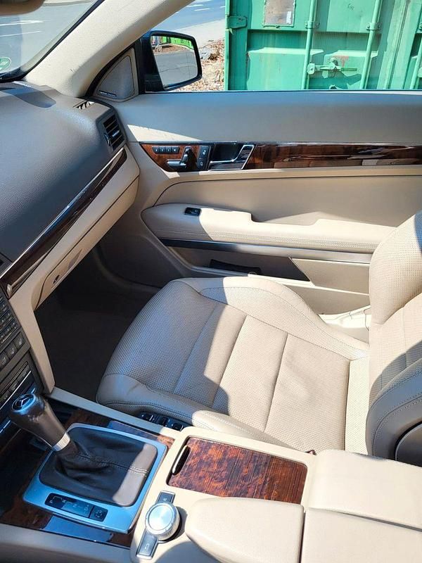 Gebraucht Mercedes E350 265 PS (194 kW) 2013 Schwarz Cabrio