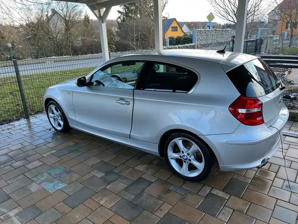 Gebraucht BMW 130 258 PS (189 kW) 2010 Silber Kleinwagen