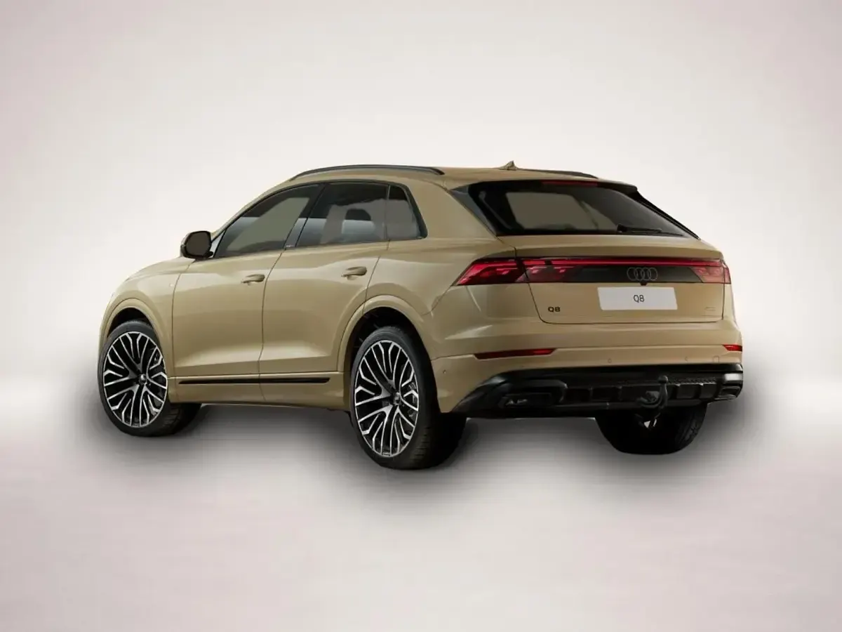 Gebraucht Audi Q8 Ambiente 286 PS (210 kW) 2026 Manufacturer SUV