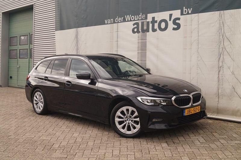 Gebraucht BMW 318 Executive 136 PS (100 kW) 2021 Schwarz Kombi