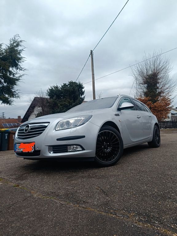 Silber Gebraucht 2011 Opel Insignia Edition Kombi | 10.500 € (Teuer) - Bild 1/4
