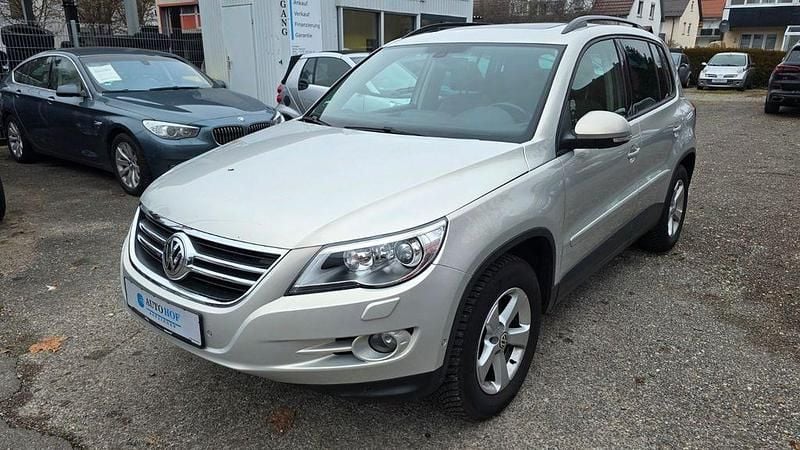 Silber Gebraucht 2009 VW Tiguan Track & Field SUV | 6.990 € (Guter Preis) - Bild 1/4