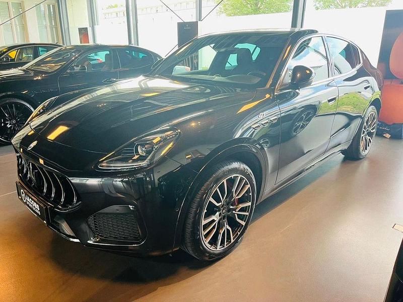 Schwarz Gebraucht 2022 Maserati Grecale GT SUV | 55.900 € (Teuer) - Bild 1/4