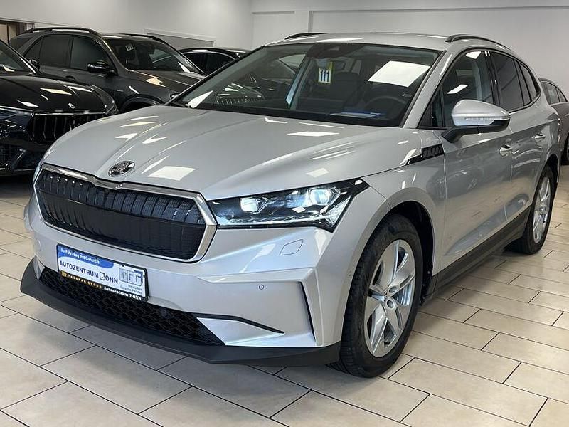 Silber Gebraucht 2022 Skoda Enyaq iV Loft SUV | 25.440 € (Guter Preis) - Bild 1/4